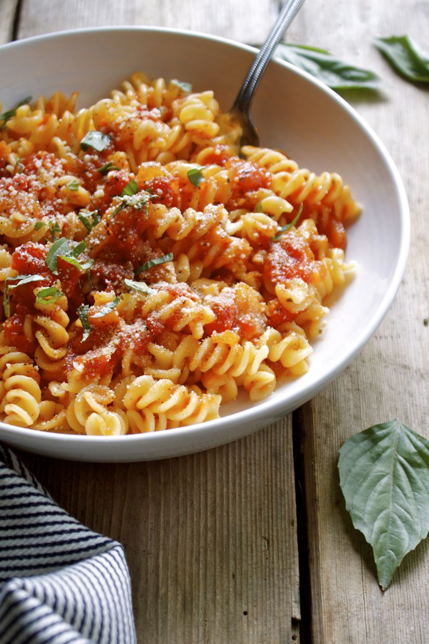 Classic Tomato Pasta Sauce - in pursuit of more